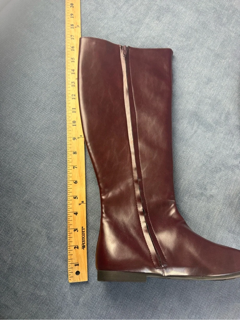 Time and Tru Womens Burgundy Faux Leather Zip Up Flat Rinding Boots SZ 7 New